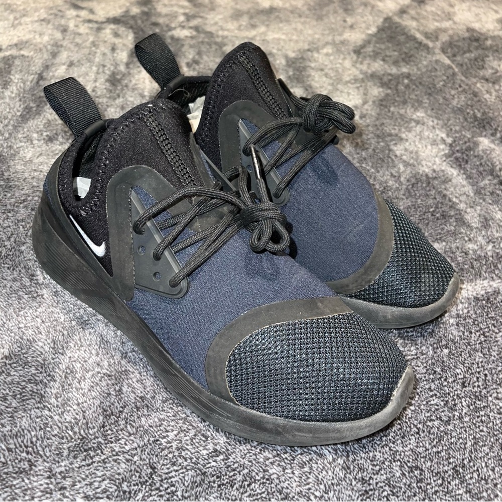 Wmns LunarCharge Essential 'Black Dark Obsidian' Lunar Charge